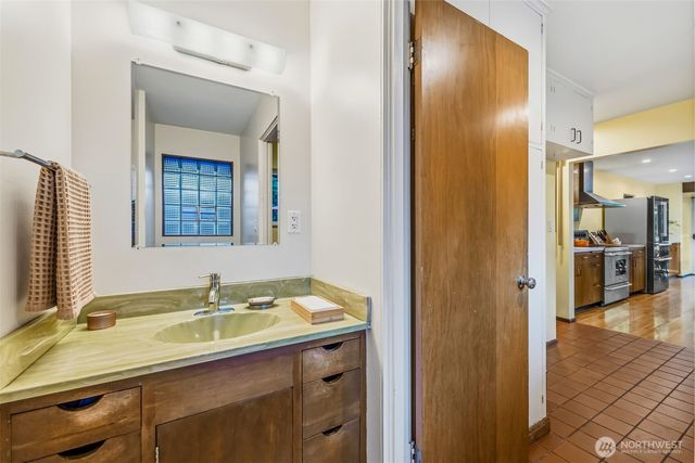 802 San Juan Avenue, Fircrest, WA 98466
