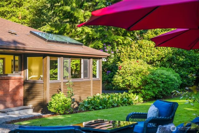 802 San Juan Avenue, Fircrest, WA 98466