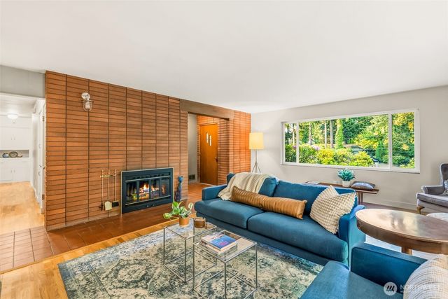 802 San Juan Avenue, Fircrest, WA 98466