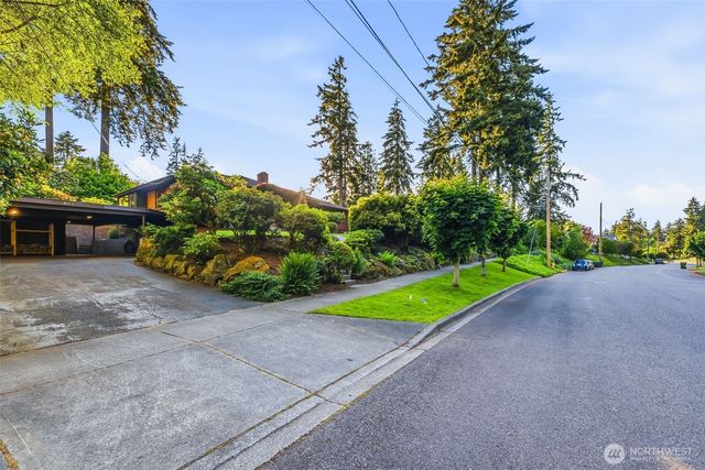 802 San Juan Avenue, Fircrest, WA 98466