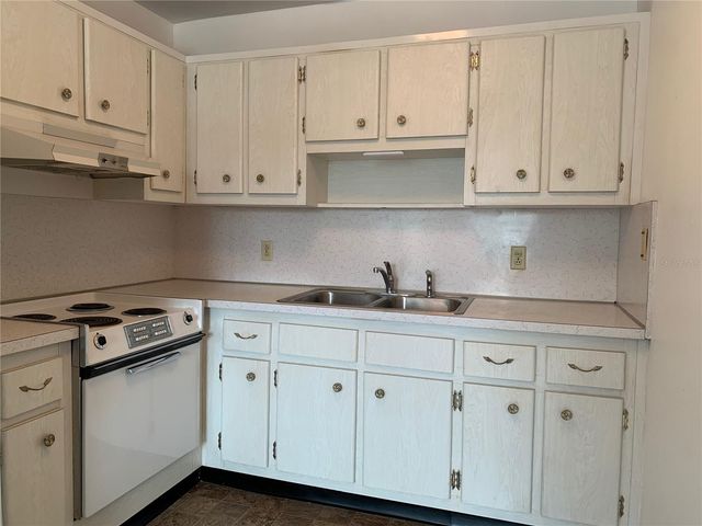8126 112TH STREET 203, Seminole, FL 33772
