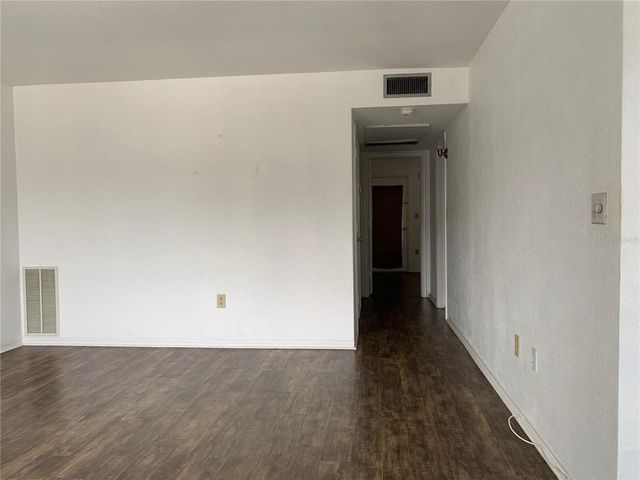 8126 112TH STREET 203, Seminole, FL 33772