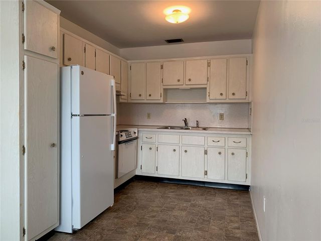 8126 112TH STREET 203, Seminole, FL 33772