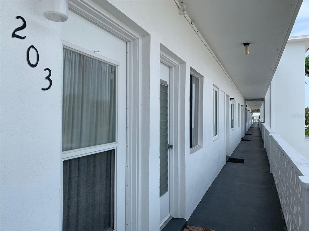 8126 112TH STREET 203, Seminole, FL 33772
