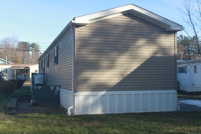 12 Oakland Street, Plainville, CT 06062