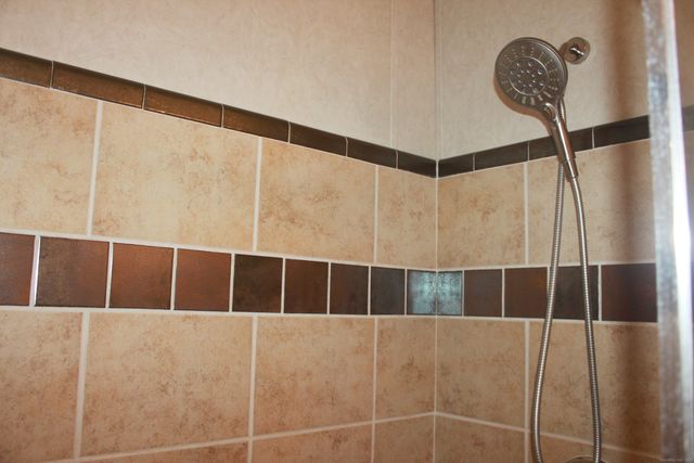 12 Oakland Street, Plainville, CT 06062