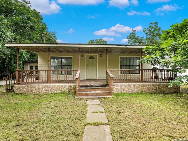 318 E Theissen Street, Boerne, TX 78006