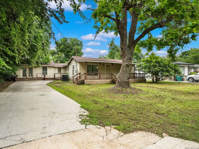 318 E Theissen Street, Boerne, TX 78006