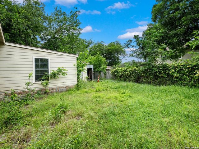 318 E Theissen Street, Boerne, TX 78006
