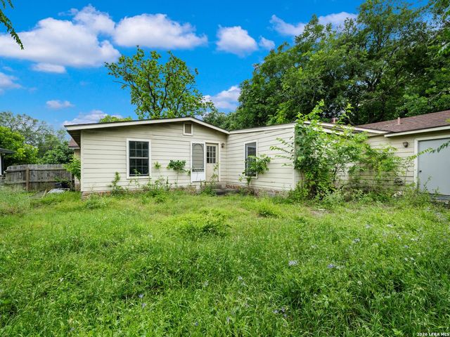 318 E Theissen Street, Boerne, TX 78006