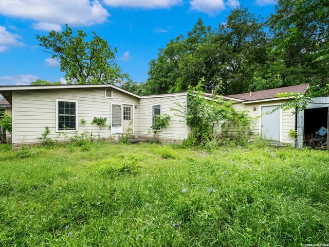 318 E Theissen Street, Boerne, TX 78006