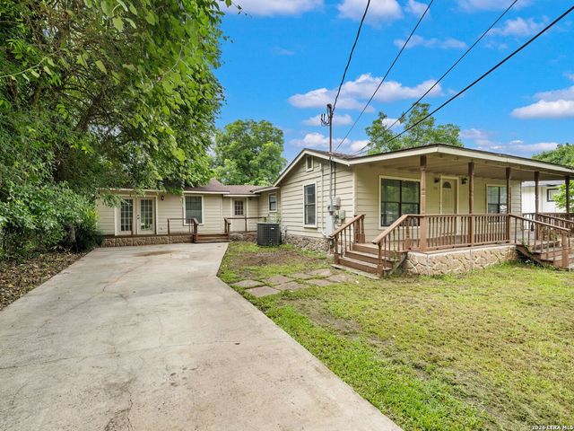 318 E Theissen Street, Boerne, TX 78006