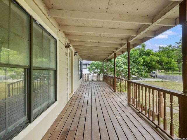 318 E Theissen Street, Boerne, TX 78006