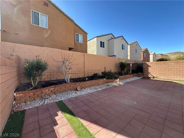 9325 Goldenbush Court, Las Vegas, NV 89148