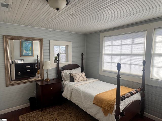 200 E Greenwood Street, Landrum, SC 29356