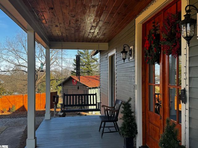 200 E Greenwood Street, Landrum, SC 29356