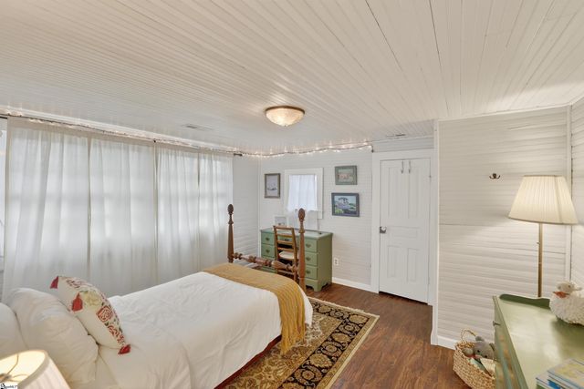 200 E Greenwood Street, Landrum, SC 29356