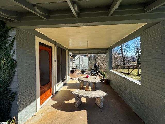 200 E Greenwood Street, Landrum, SC 29356