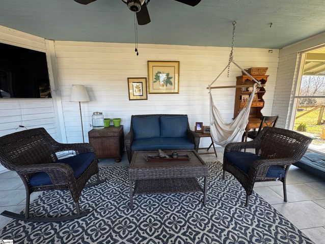 200 E Greenwood Street, Landrum, SC 29356