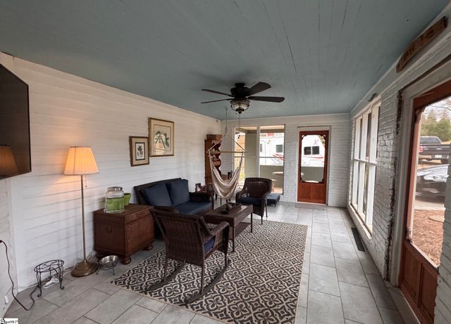 200 E Greenwood Street, Landrum, SC 29356