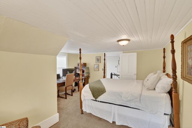 200 E Greenwood Street, Landrum, SC 29356