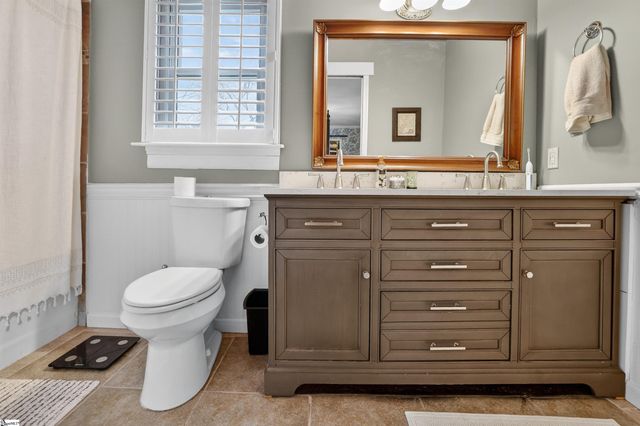 200 E Greenwood Street, Landrum, SC 29356