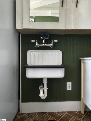 200 E Greenwood Street, Landrum, SC 29356