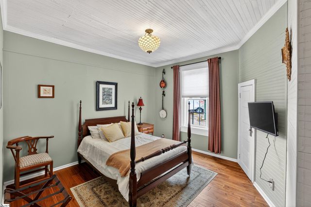 200 E Greenwood Street, Landrum, SC 29356