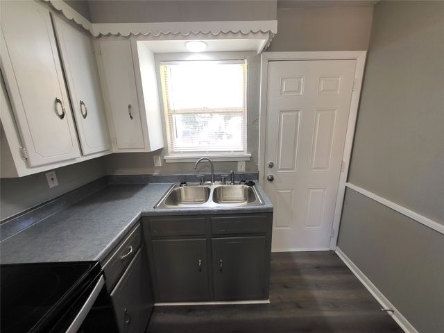 1503 E Wells Avenue, Sherman, TX 75090