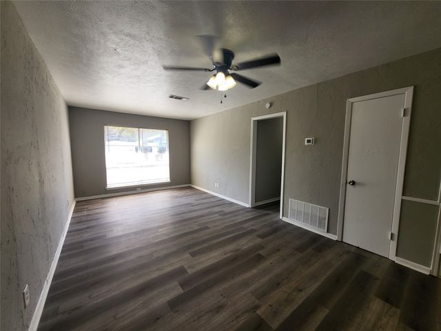 1503 E Wells Avenue, Sherman, TX 75090