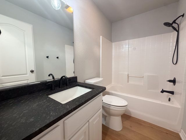 2 Country Club Place, Waxahachie, TX 75165