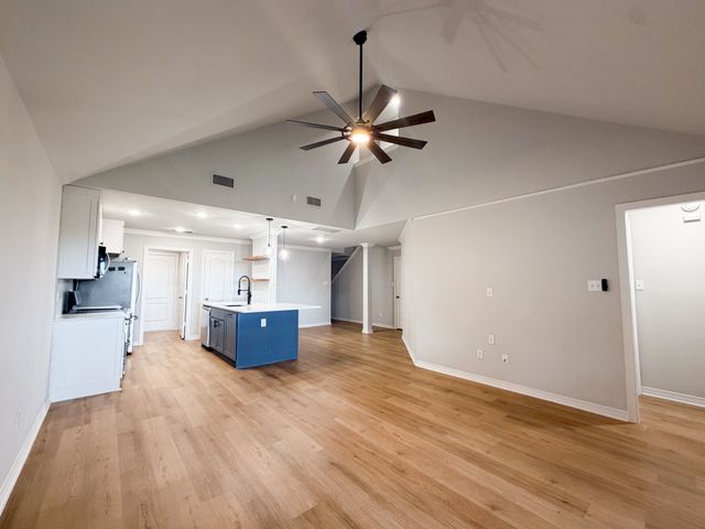 2 Country Club Place, Waxahachie, TX 75165