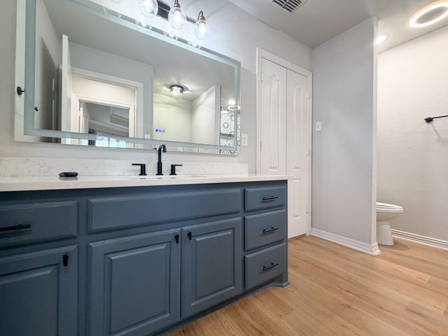 2 Country Club Place, Waxahachie, TX 75165