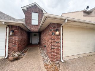 2 Country Club Place, Waxahachie, TX 75165