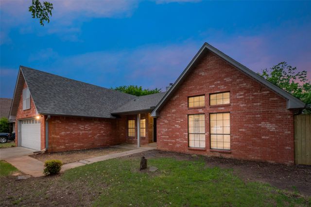 3301 Cliffview Drive, Corinth, TX 76210