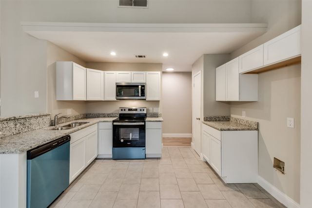 3301 Cliffview Drive, Corinth, TX 76210