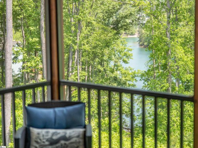 118 Squirrel Point, Six Mile, SC 29682