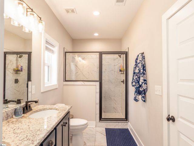 118 Squirrel Point, Six Mile, SC 29682