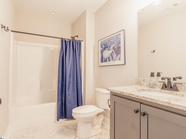118 Squirrel Point, Six Mile, SC 29682