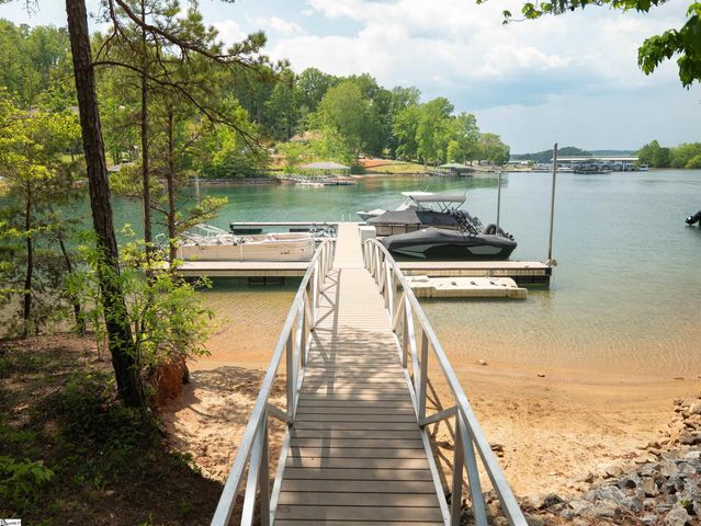 118 Squirrel Point, Six Mile, SC 29682
