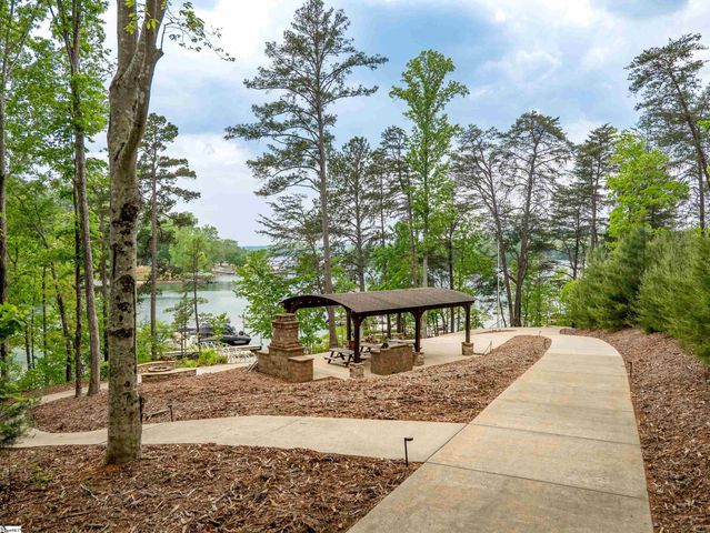 118 Squirrel Point, Six Mile, SC 29682