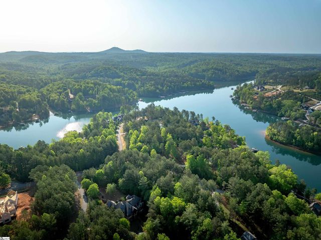 118 Squirrel Point, Six Mile, SC 29682