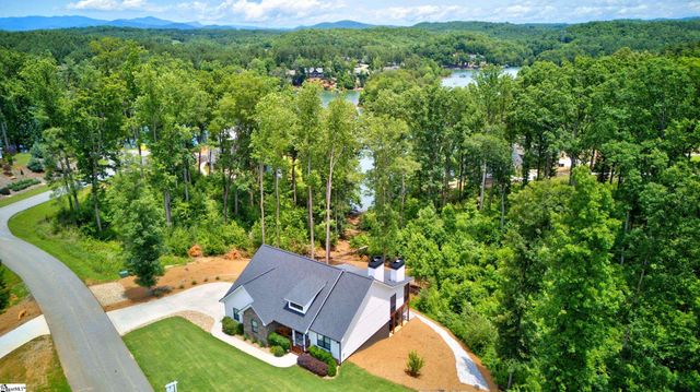 118 Squirrel Point, Six Mile, SC 29682