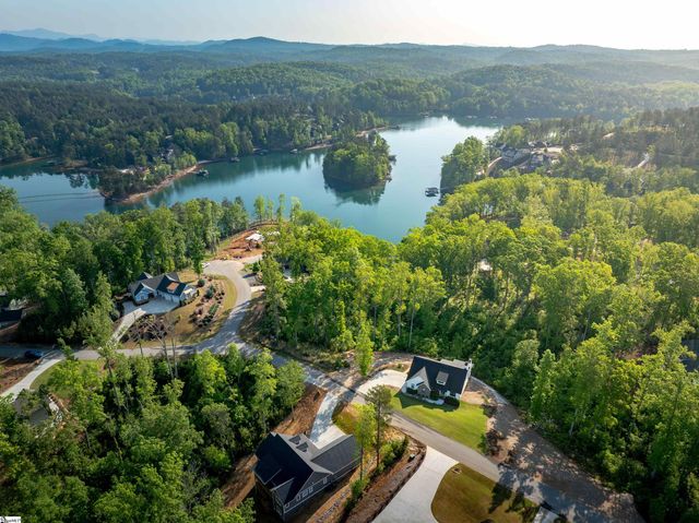 118 Squirrel Point, Six Mile, SC 29682