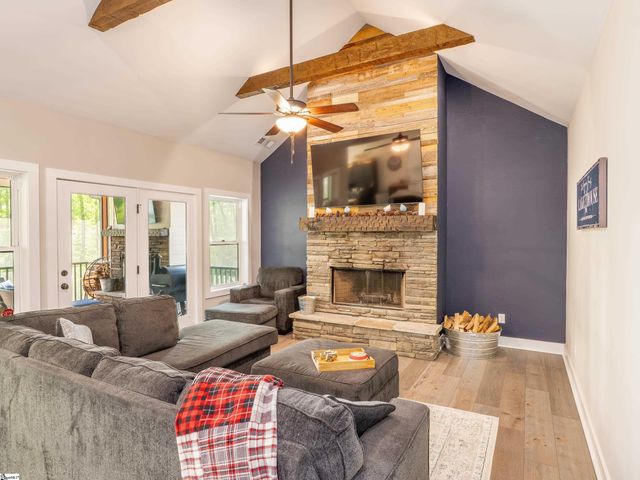 118 Squirrel Point, Six Mile, SC 29682