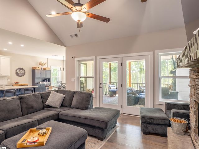 118 Squirrel Point, Six Mile, SC 29682