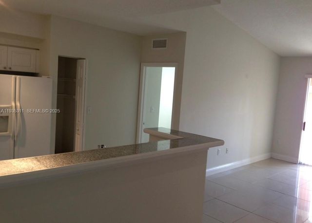 6851 SW 44th St 308, Miami, FL 33155