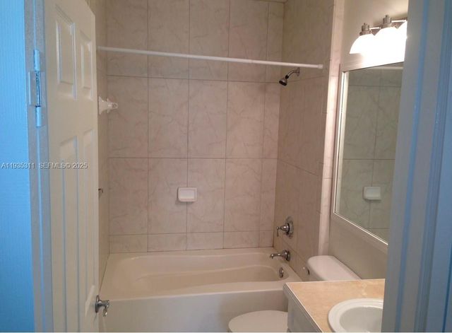 6851 SW 44th St 308, Miami, FL 33155