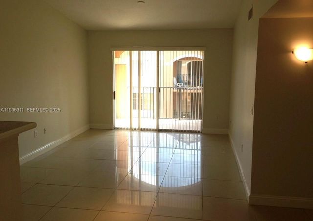 6851 SW 44th St 308, Miami, FL 33155