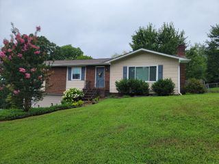 8113 Thornewood Drive, Hixson, TN 37343
